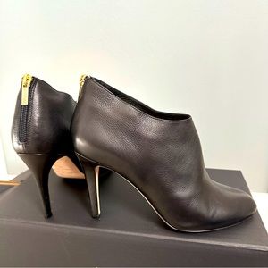 Jimmy Choo Black Ankle Boots size EU 39/US 9. Worn once, in excellent condition